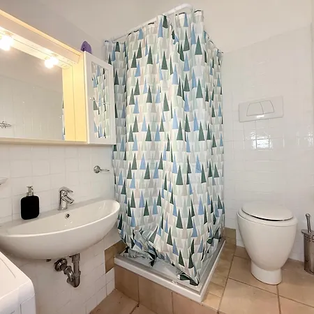 M454 - Marcelli, Comodo A 50m Dal Mare *