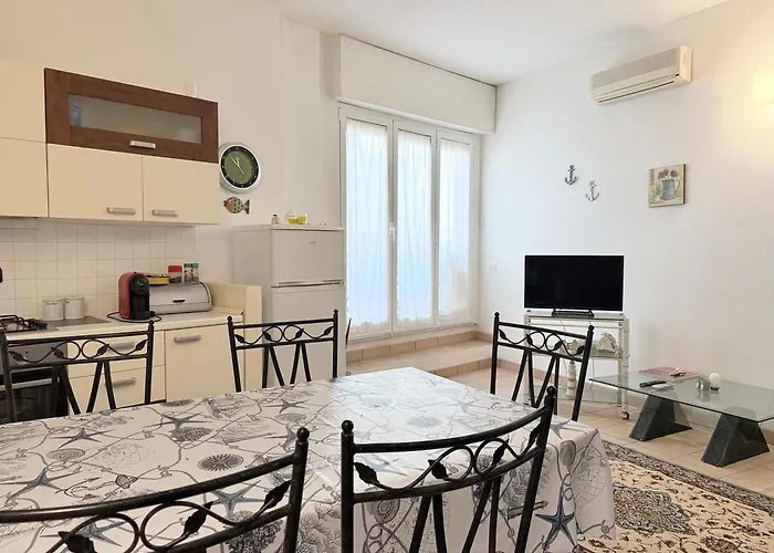 M454 - Marcelli, Comodo A 50m Dal Mare Marcelli