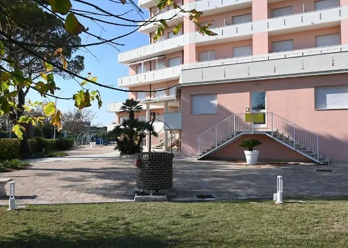 M454 - Marcelli, Comodo A 50m Dal Mare