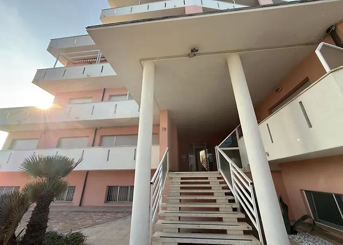 M454 - Marcelli, Comodo A 50m Dal Mare